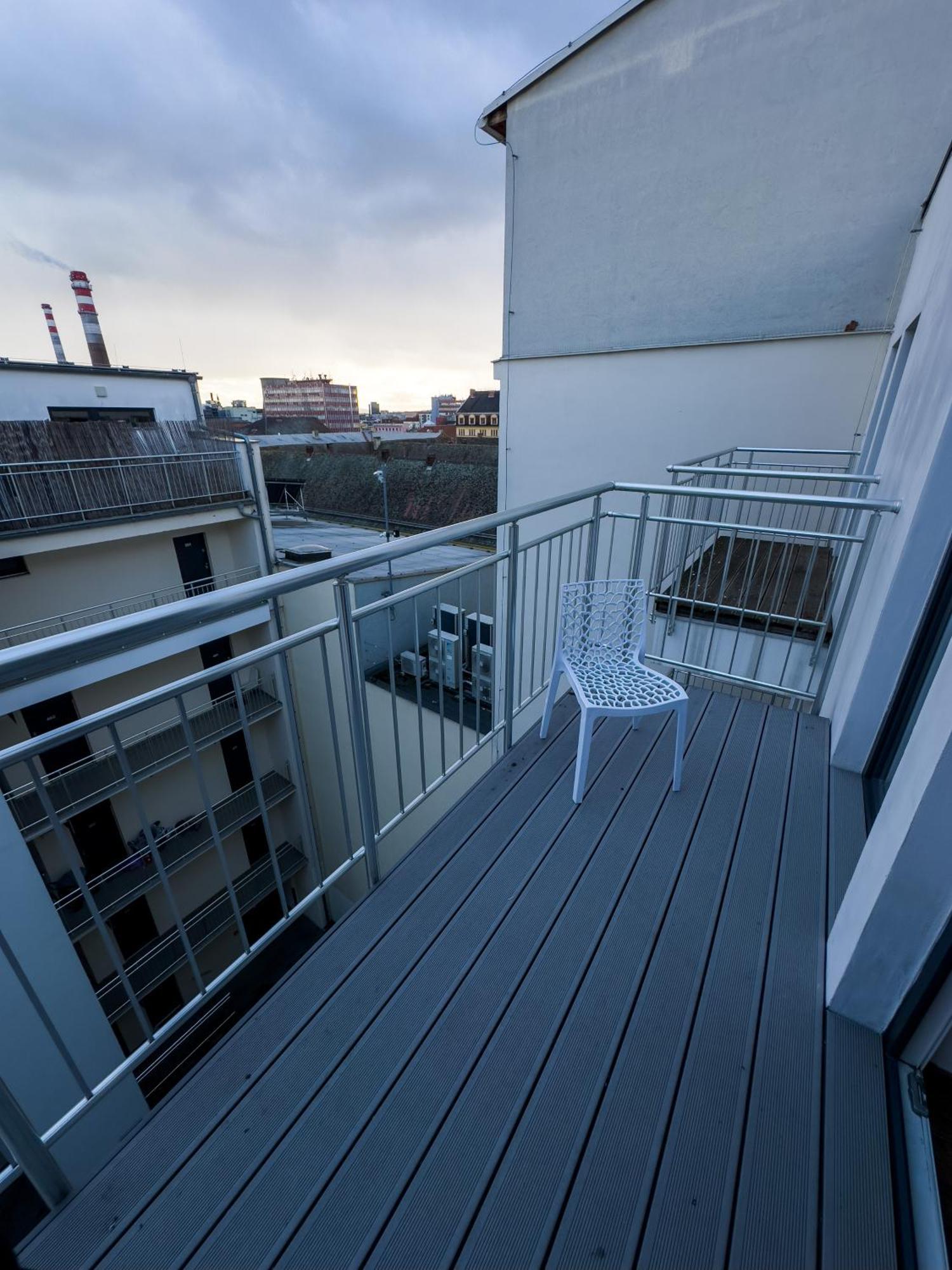 Haas Apartments Downtown With Parking เบอร์โน ภายนอก รูปภาพ