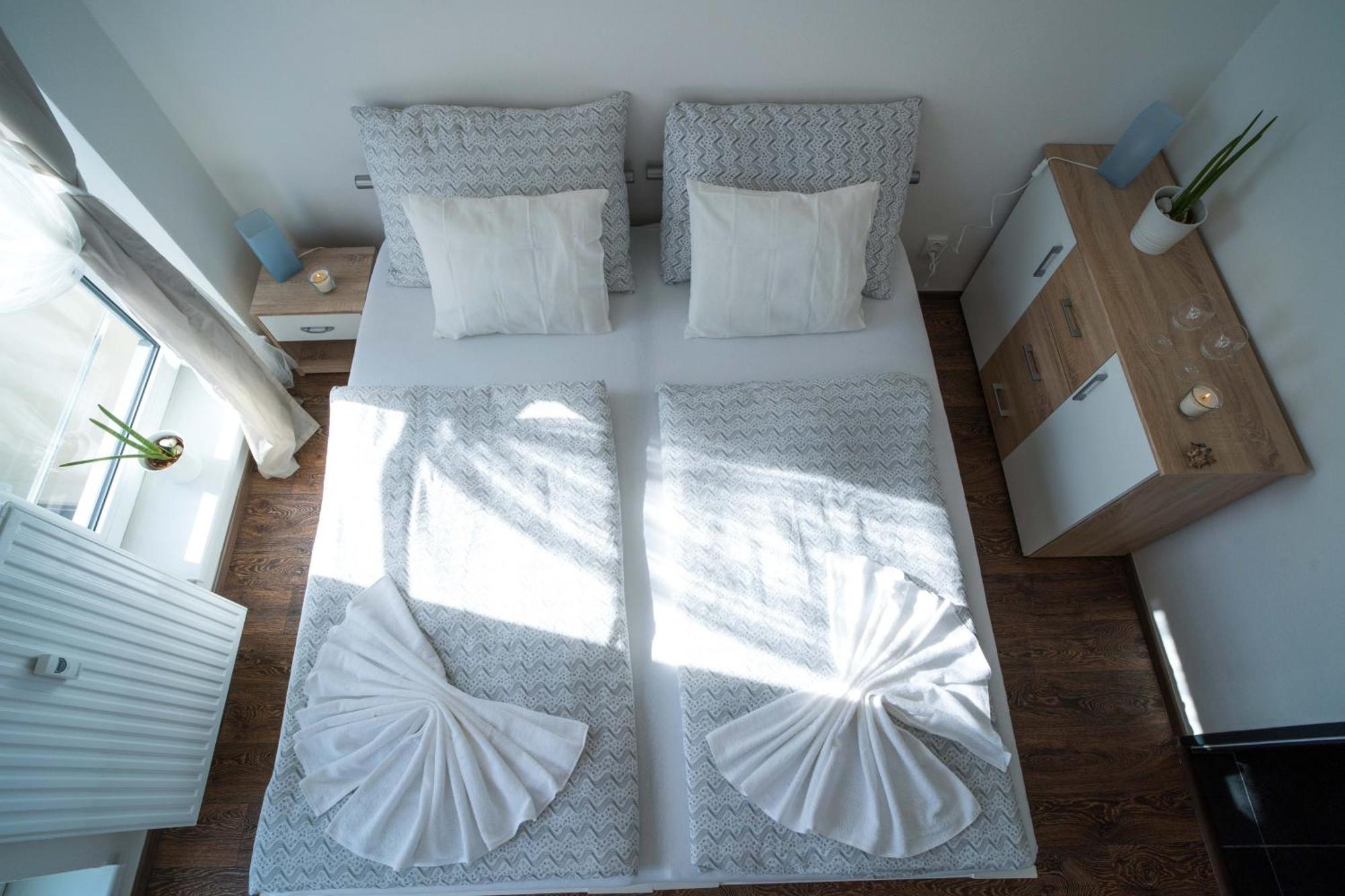 Haas Apartments Downtown With Parking เบอร์โน ห้อง รูปภาพ